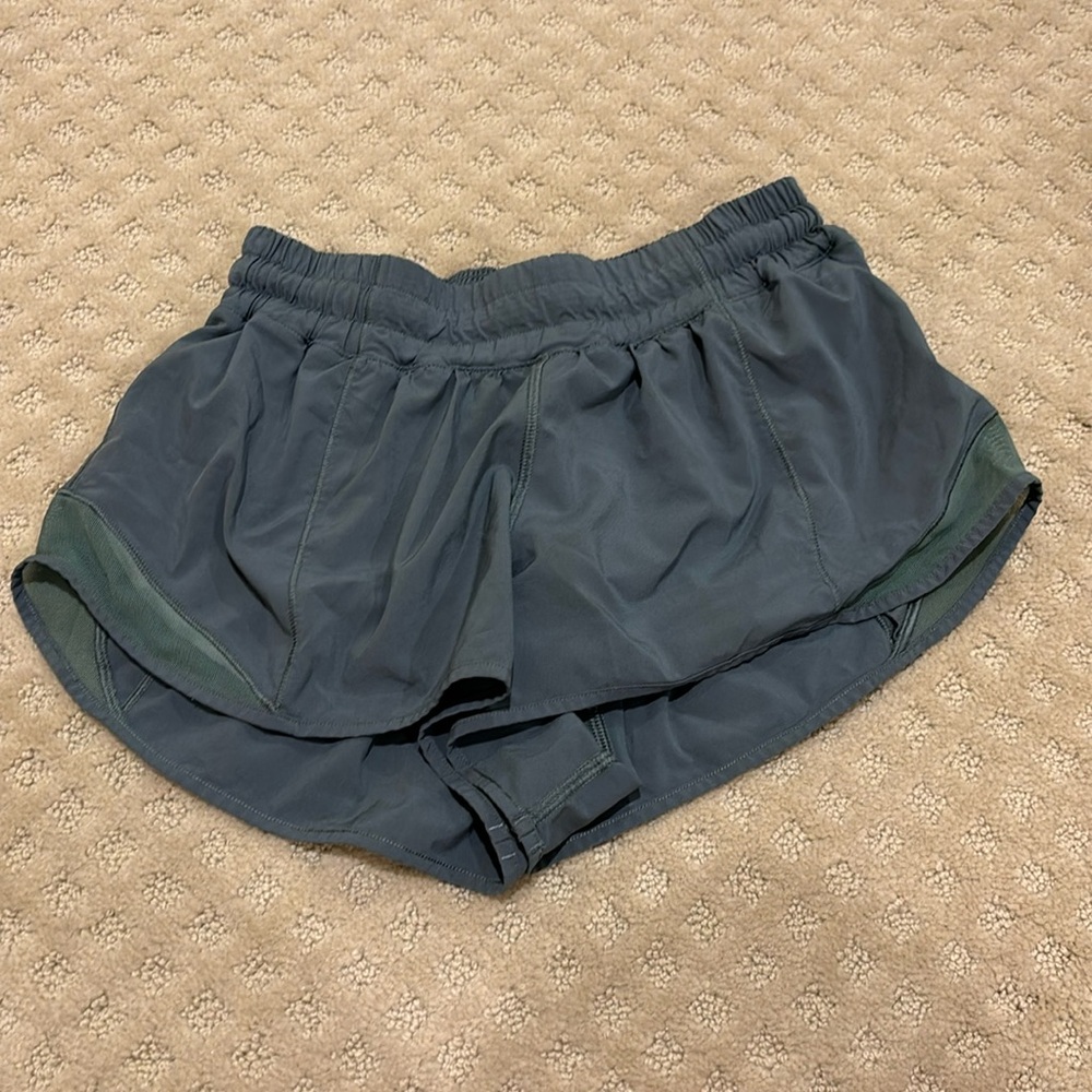 lululemon Hotty Hot Low-Rise Short 2.5"